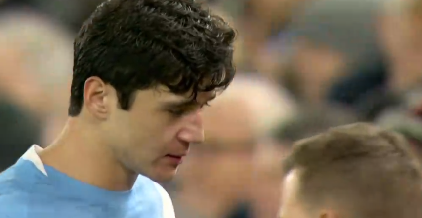 kaiyun-曼城惊魂一刻!胡桑诺夫被撞晕,鼻子肿起大包,多纳鲁马误伤